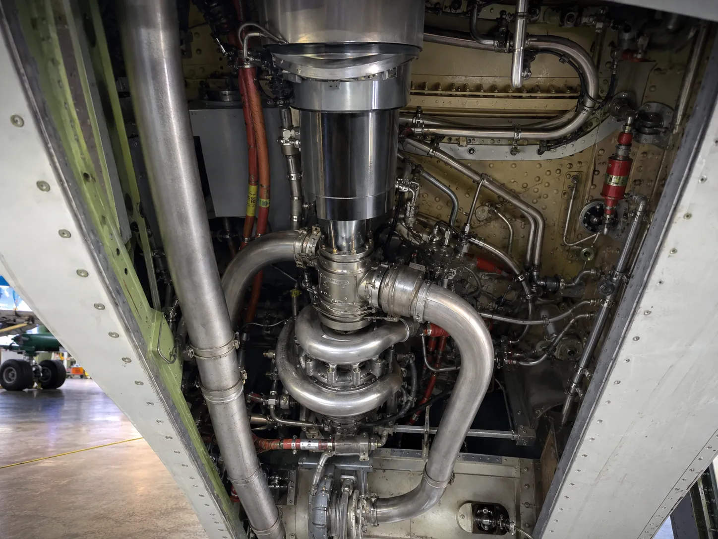 Air Cycle Machine in an aircraft air conditioning pack